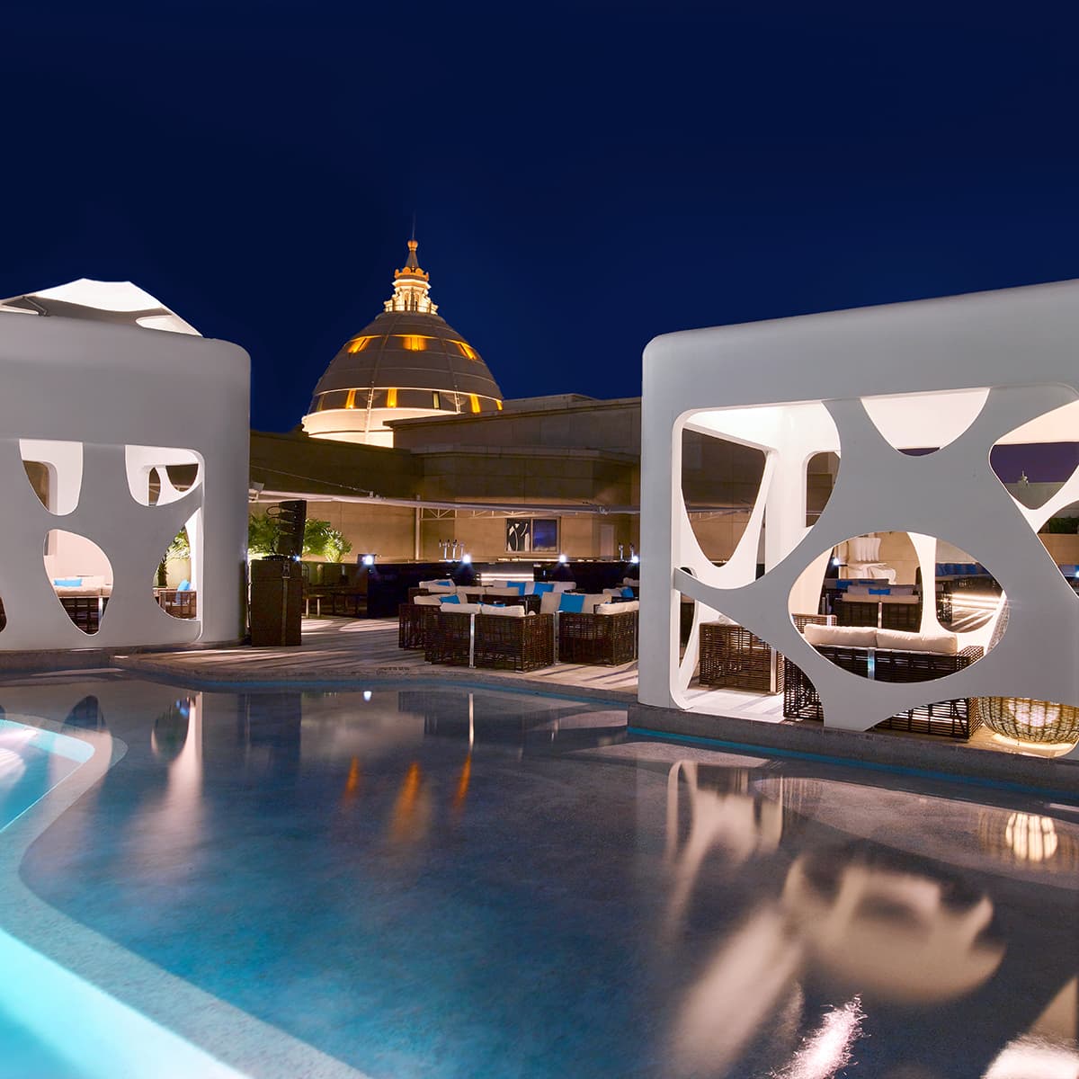V deck at Night